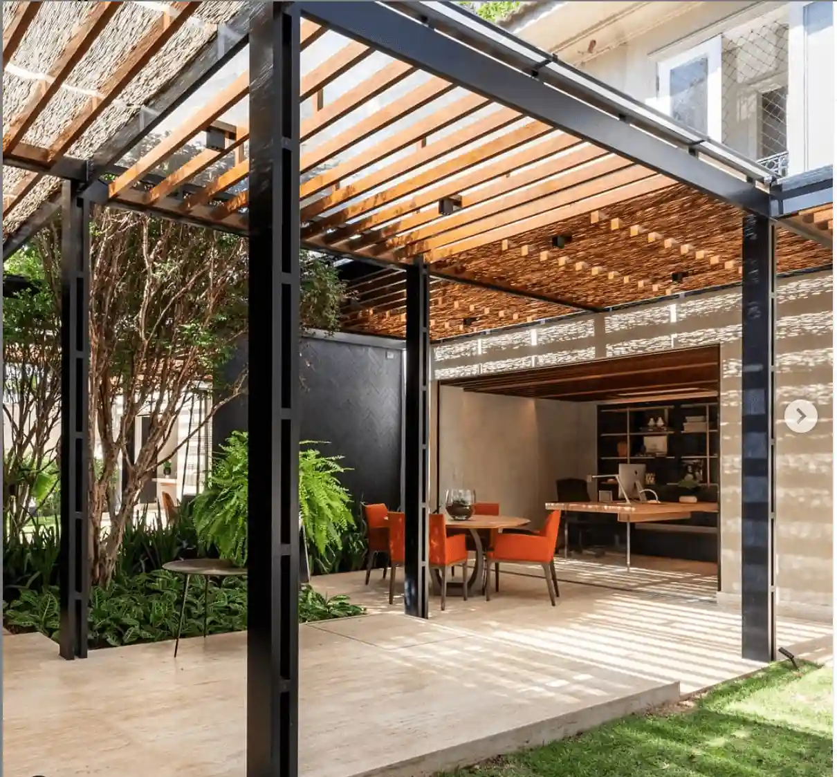 Amjad transparent pergola